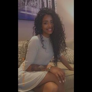 Meet your Posher, Yasmari